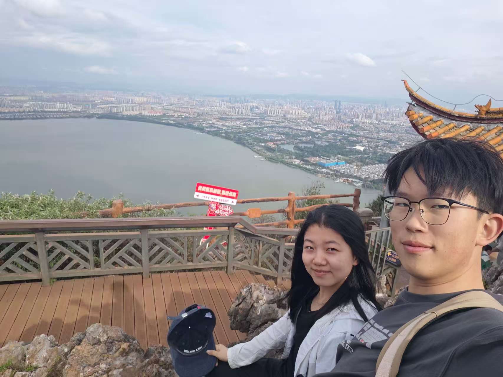 第一次一起爬山征服西山