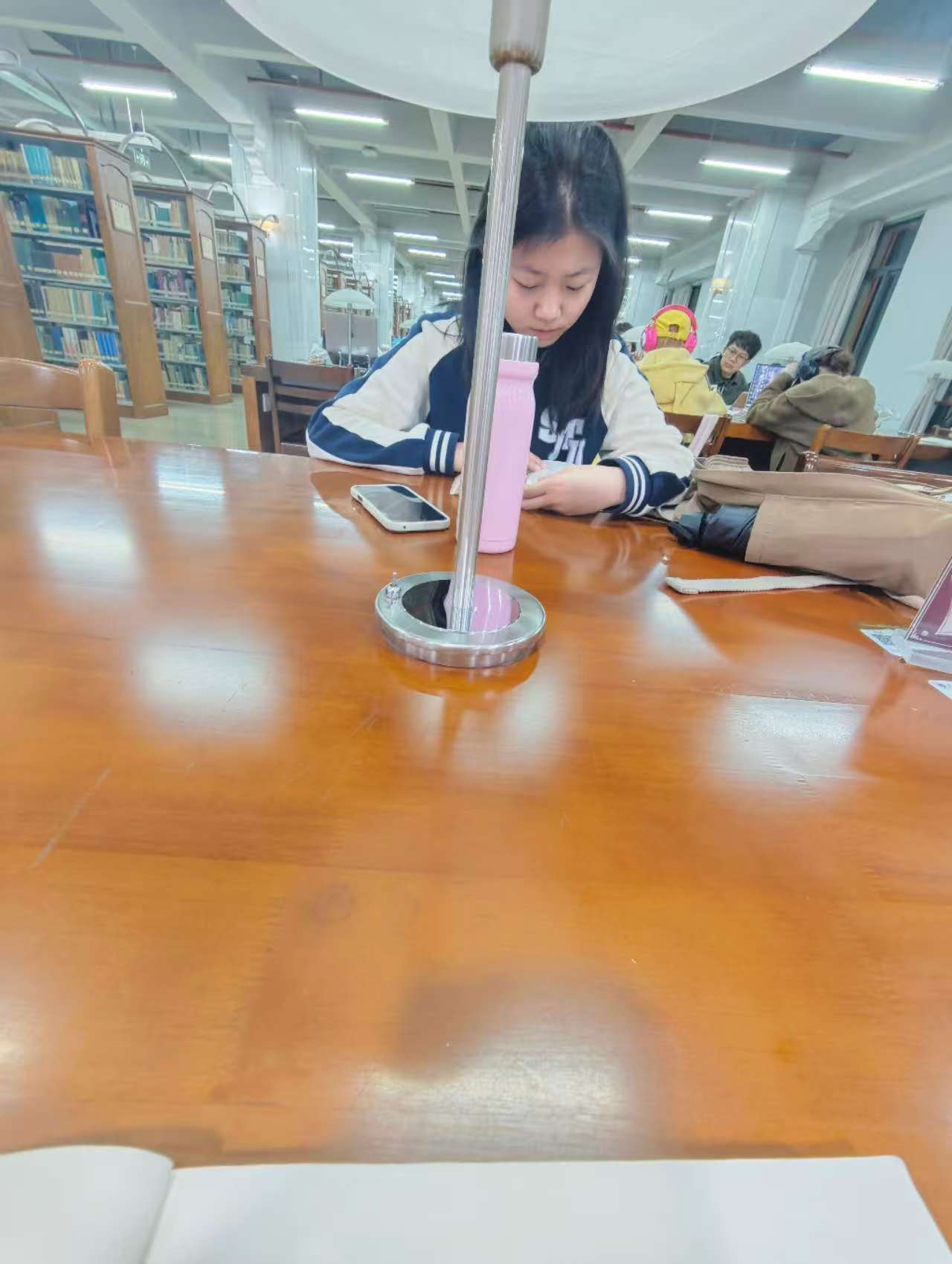 第一次一起去图书馆